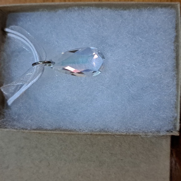 Shooting Star Crystal Marquise Necklace - Picture 4 of 6